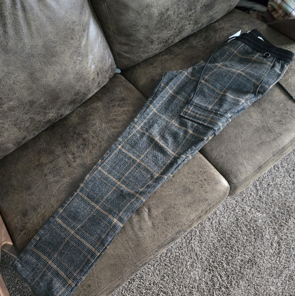 PacSun Gray and Tan Plaid Sweatpants - Picture 7 of 7
